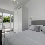 Modern House Only A 3 Minute Walk To The Beach.