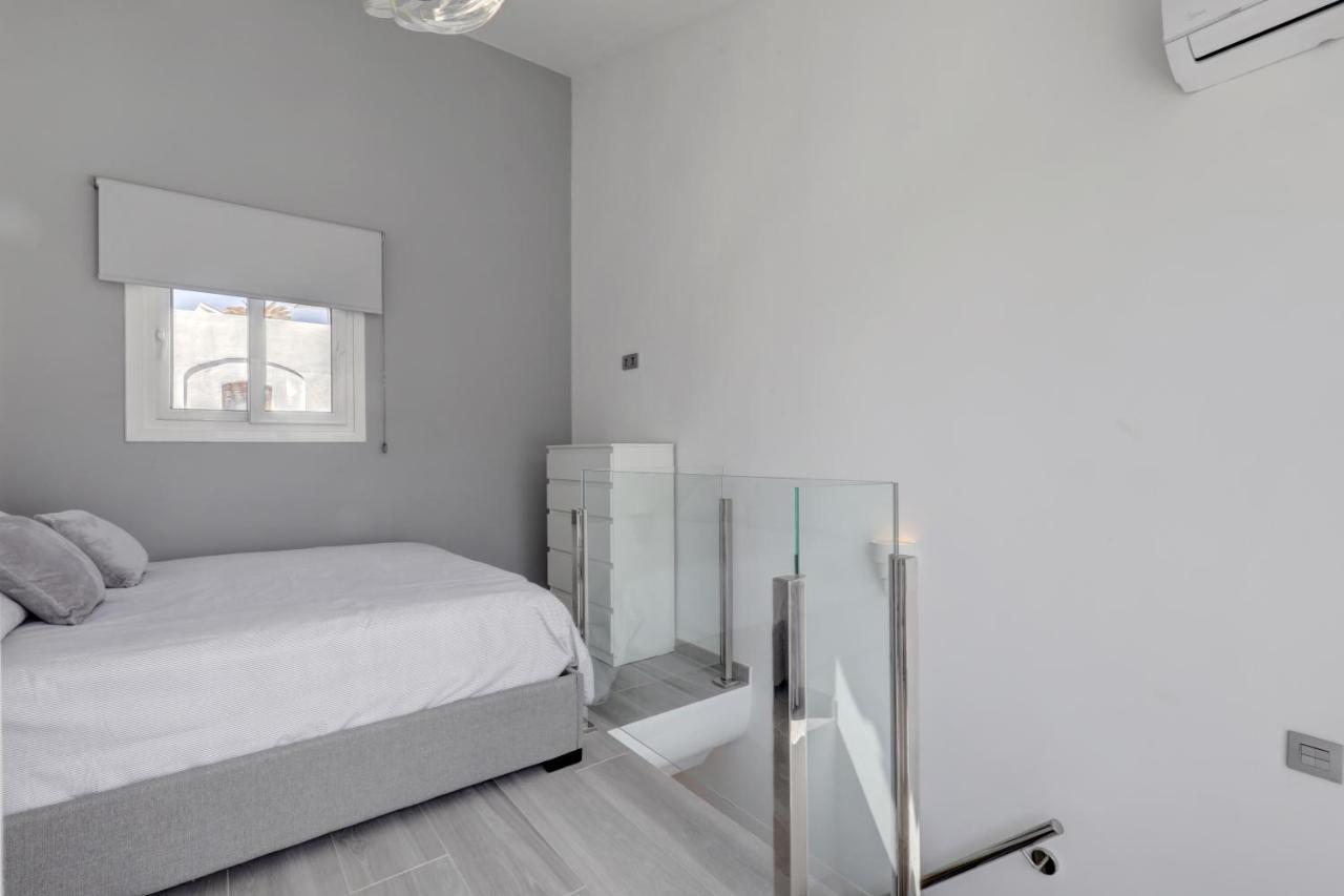Apartment Modern House Only A 3 Minute Walk To The Beach. Estepona