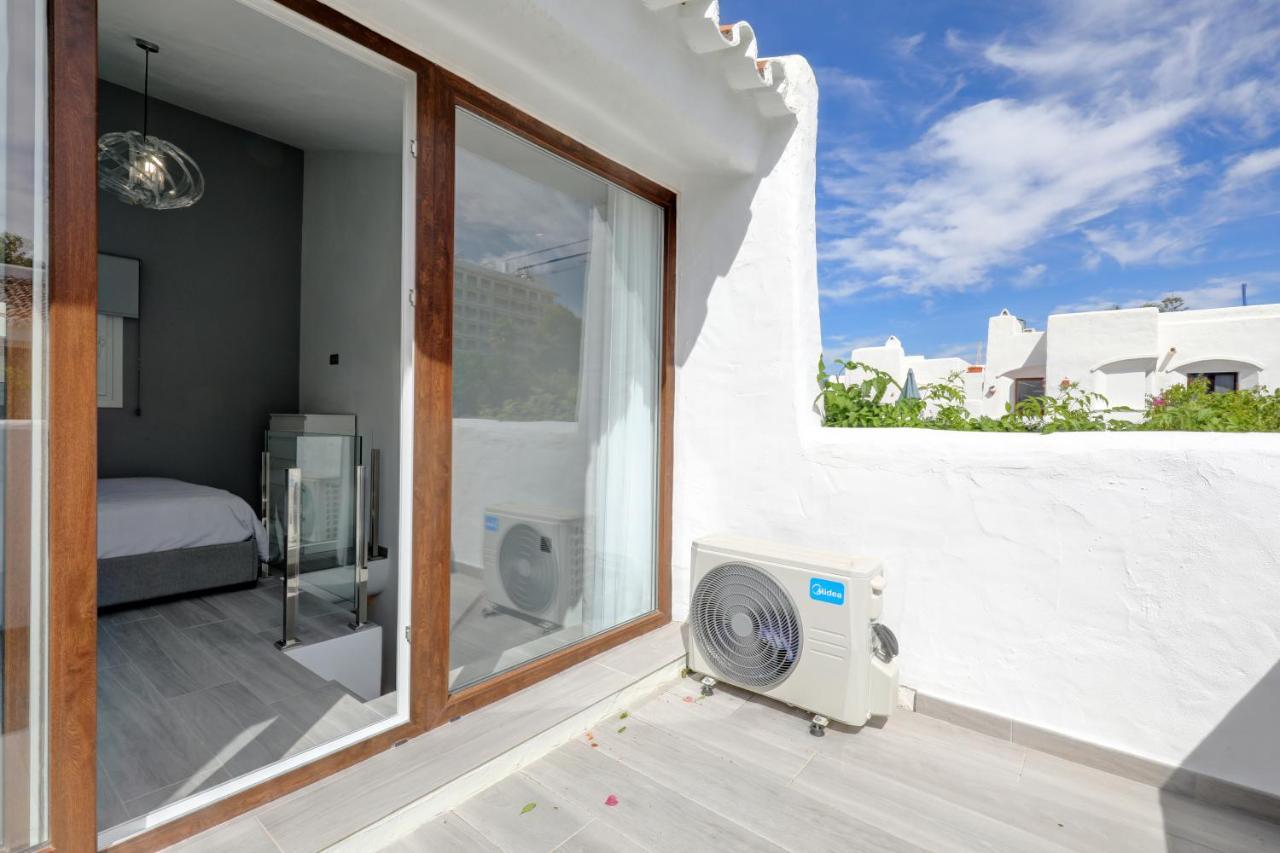 Modern House Only A 3 Minute Walk To The Beach. Apartment *