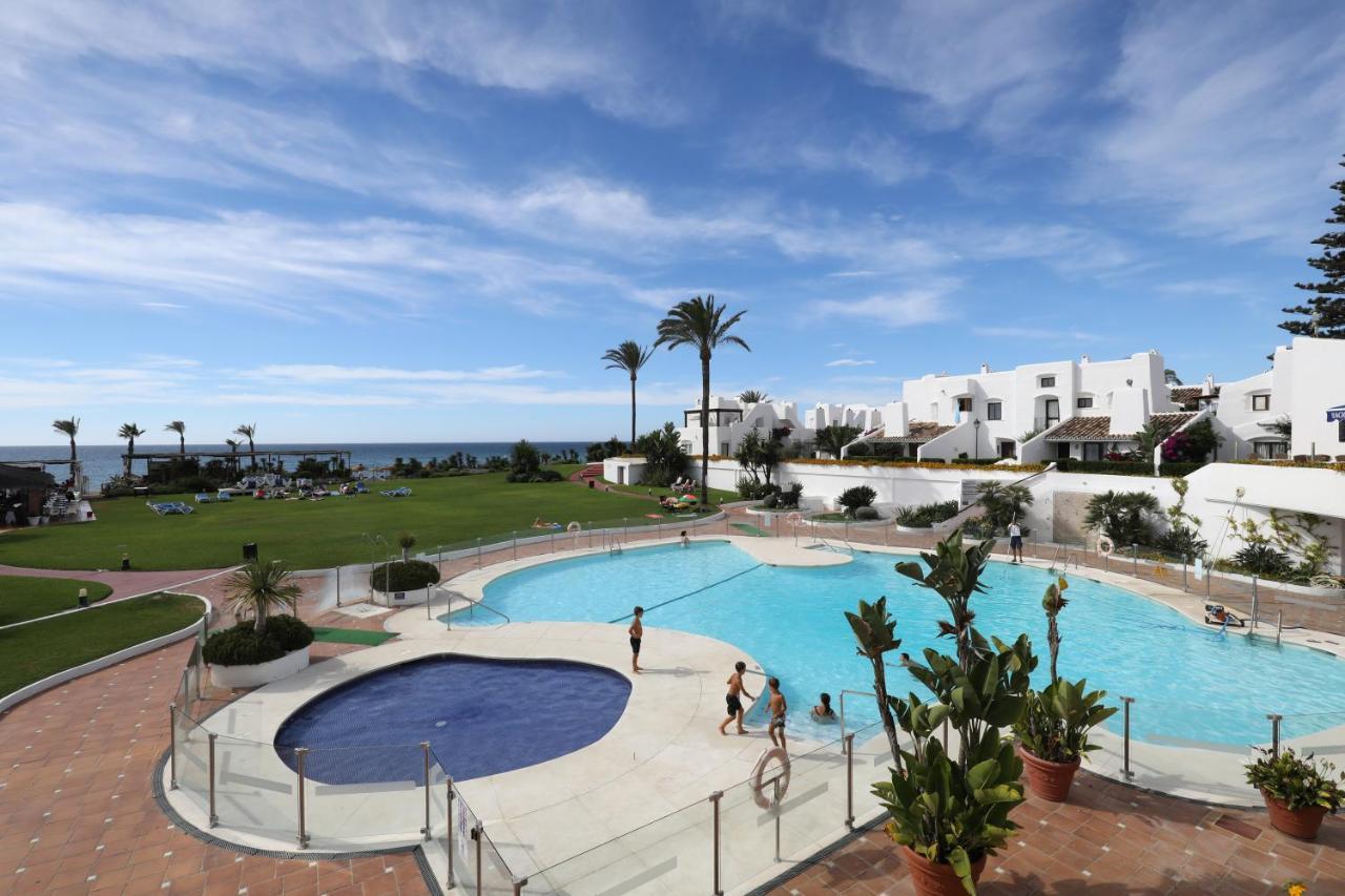 Modern House Only A 3 Minute Walk To The Beach. * Estepona