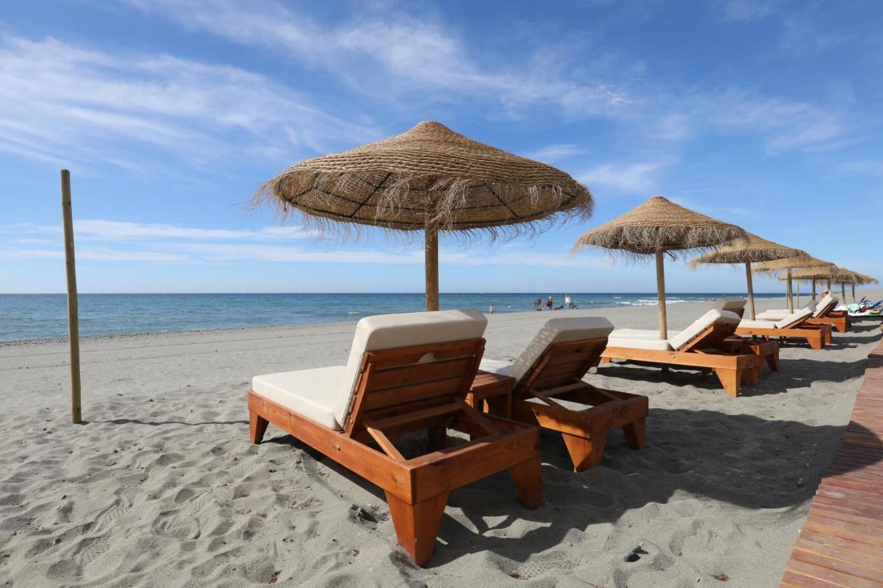 Modern House Only A 3 Minute Walk To The Beach. Apartment *
